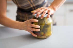 Як легко почистити варені яйця: секрети, лайфхаки та наука