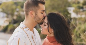 Які слова говоритиме чоловік, якщо по-справжньому кохає жінку