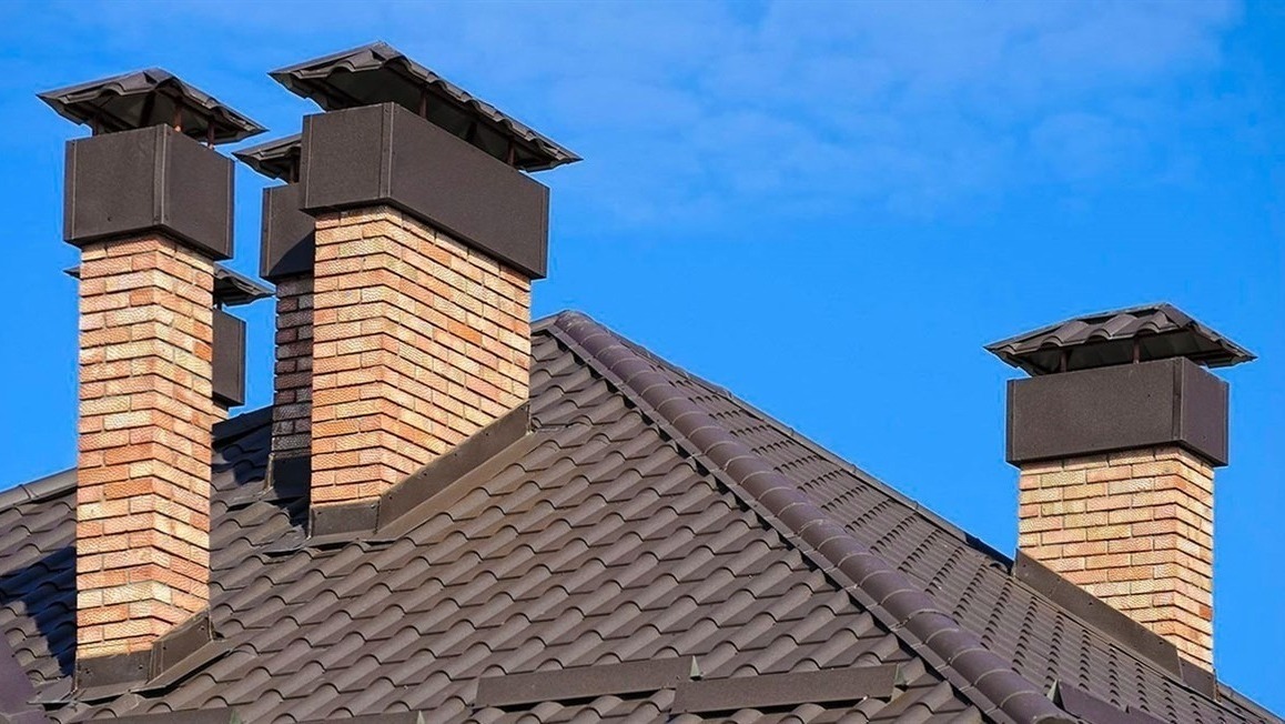 Що можна спалити в грубці для прочистки димоходу: ефективні методи та поради