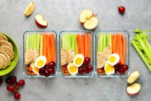 Що можна їсти при дієті: повний гід з рекомендаціями та меню на 2025 рік