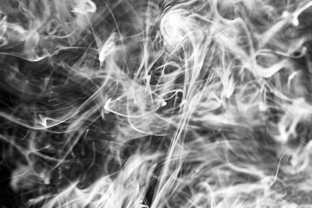 До чого сниться дим без вогню: повне тлумачення сну