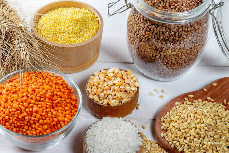 Різні крупи в раціоні: що дає кожна і чому не варто зводити все до «гречки»