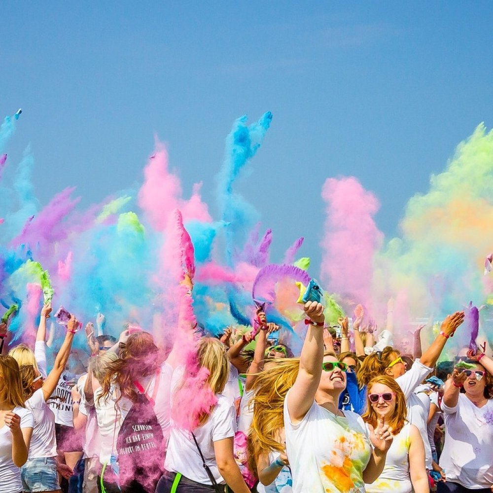 Всесвітній день молоді: 10 листопада – вибух енергії нового покоління