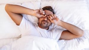 Сон і зір: як недосип впливає на очі