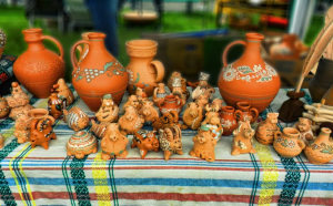 Що привезти з України в подарунок: найкращі ідеї сувенірів та смаколиків