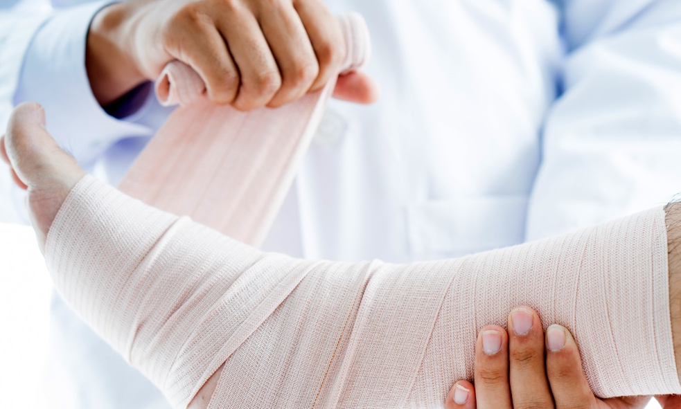 Підвернула ногу що робити: швидка допомога та повне відновлення