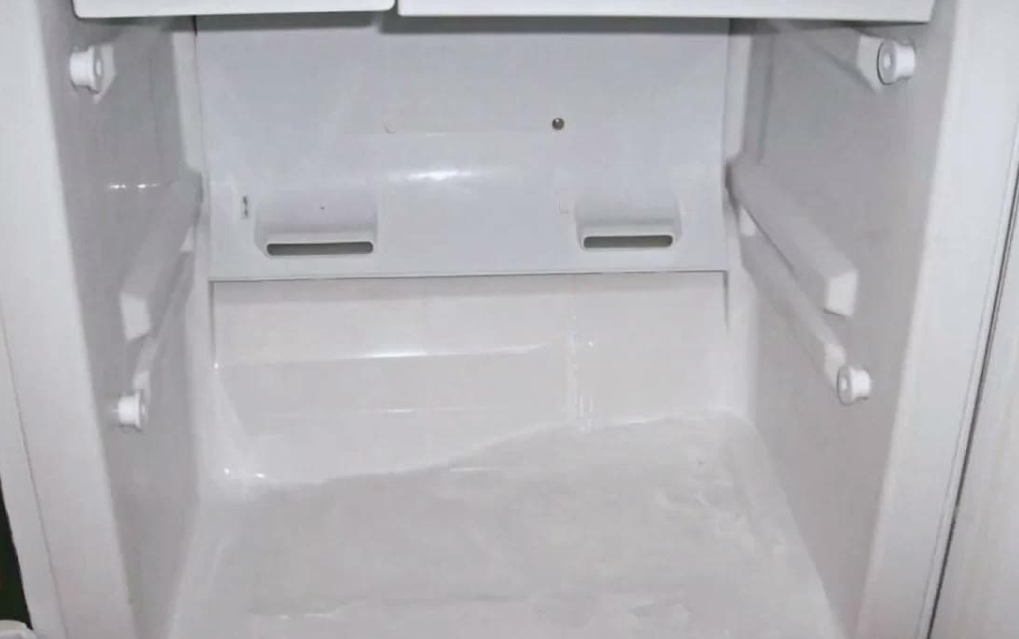 чому намерзає морозильна камера ноу фрост