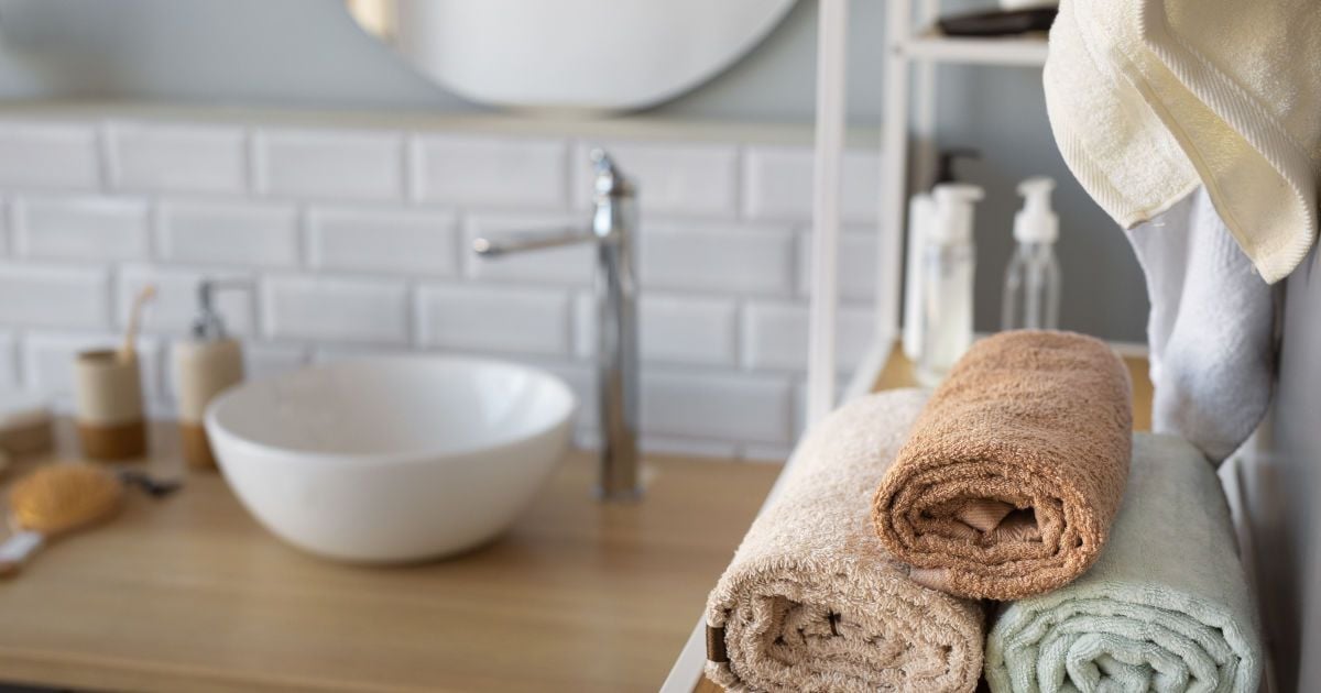 чому не можна вішати рушник на двері