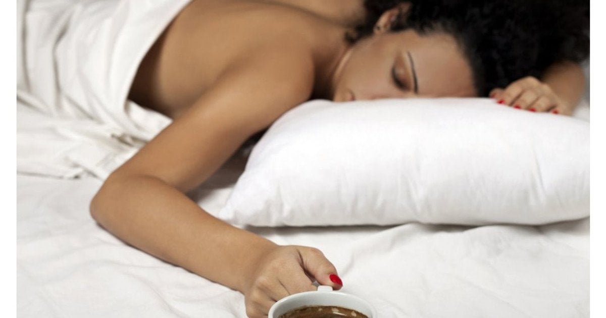 Чому після кави хочеться спати: повне наукове пояснення парадоксу