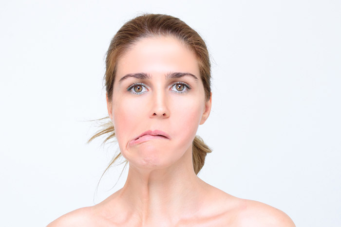 чому терпне лице