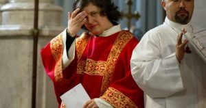 Чи може жінка бути священиком: глибинний погляд на традиції, віру та сучасність