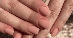 Чи можна робити манікюр у свято: традиції, забобони та сучасні реалії