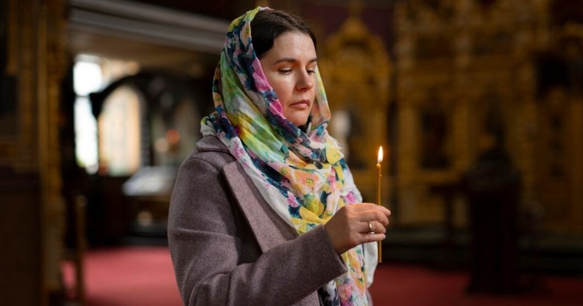 Чи можна заходити в церкву без хустки: традиції, правила та сучасні реалії