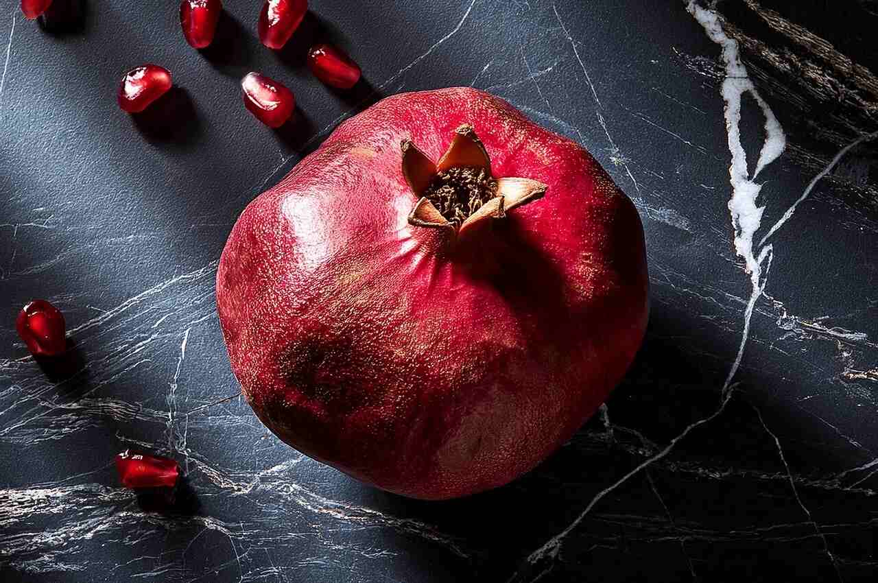 Чим корисний гранат для чоловіків