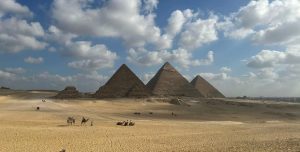 Висота піраміди: гігантські мовчунні стражі часу