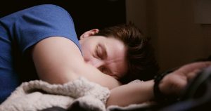 Якщо просинаєшся о 4 ранку: що це означає і як з цим жити