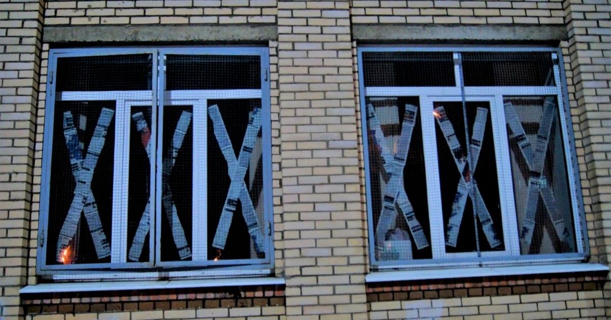 чим зняти клей від скотчу