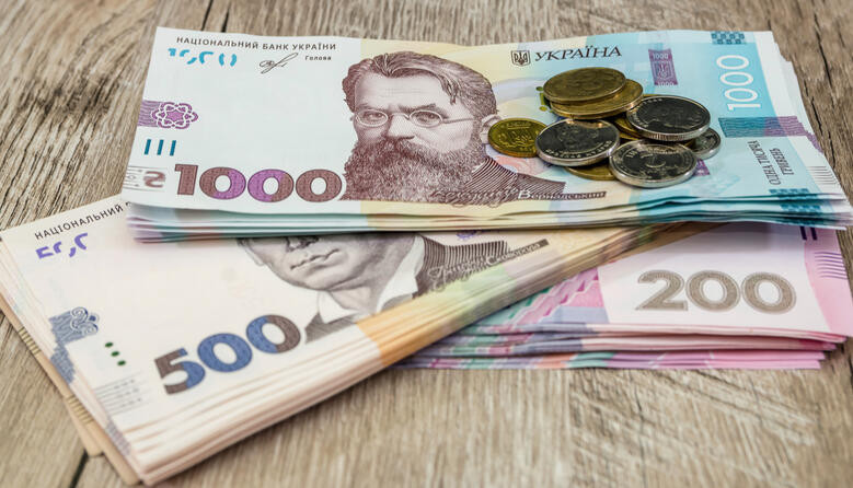 чи може бути премія більше посадового окладу