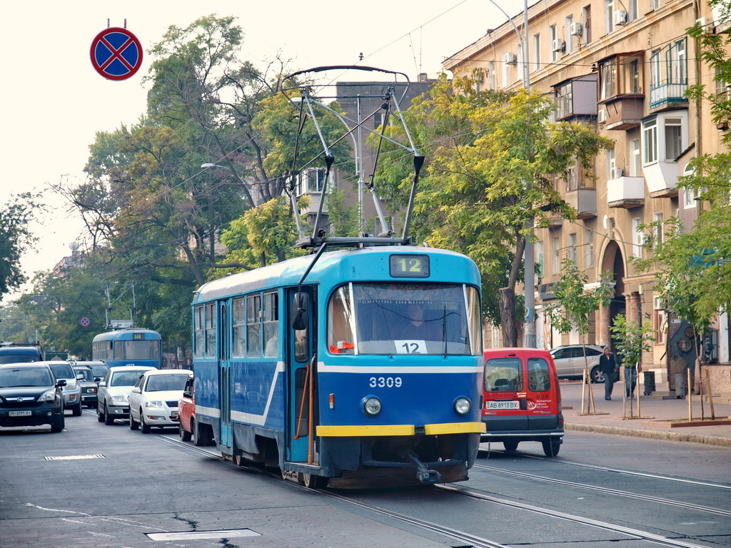 12 трамвай Одеса: від Слобідського ринку до Херсонського скверу — шлях крізь контрасти міста