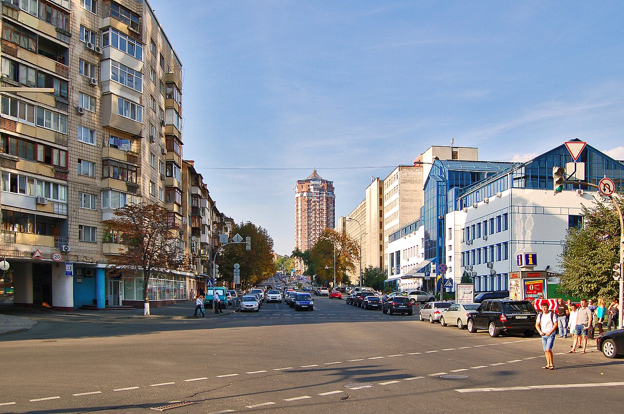 Кловський узвіз, 13А: як доїхати до Українського науково-практичного центру ендокринної хірургії швидко та зручно