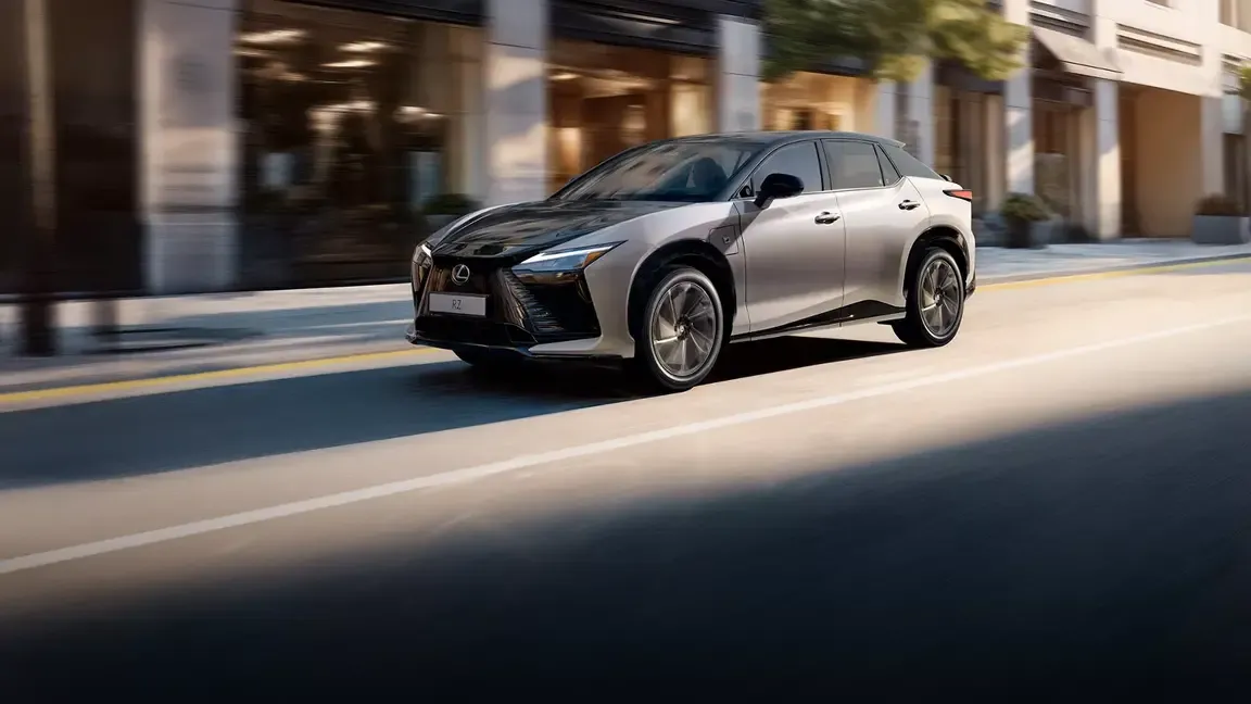 Що вирізняє Lexus RZ серед сучасних електричних кросоверів?