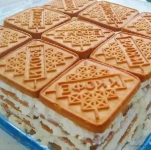 Торт без випічки з печива: ніжний десерт, який просочується кремом і збирає всіх за столом