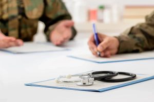 Новий закон дозволяє військовим лікуватися понад рік без втрати виплат