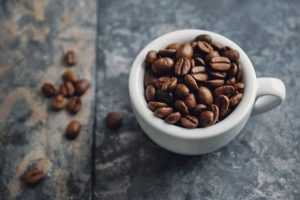 Не лише бадьорість. Як кава впливає на кишківник і мозок