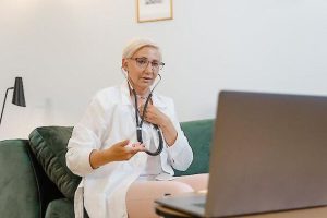 Онлайн чи офіс: як формат роботи впливає на здоров’я та кар’єру