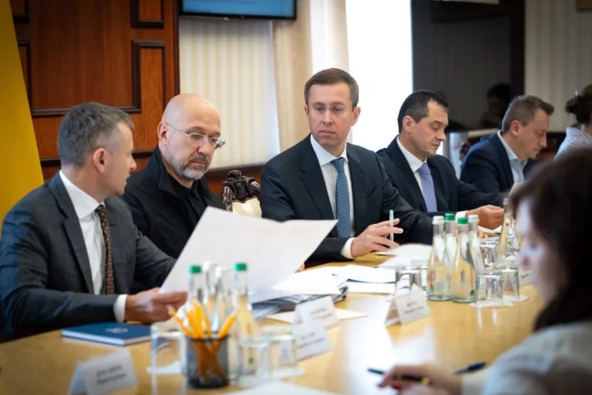 Кабмін звільнив Кузіна і призначив нового санлікаря