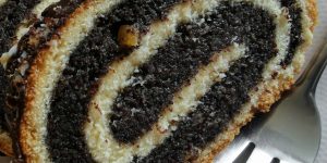 Маківник рецепт: класичний дріжджовий рулет з маком